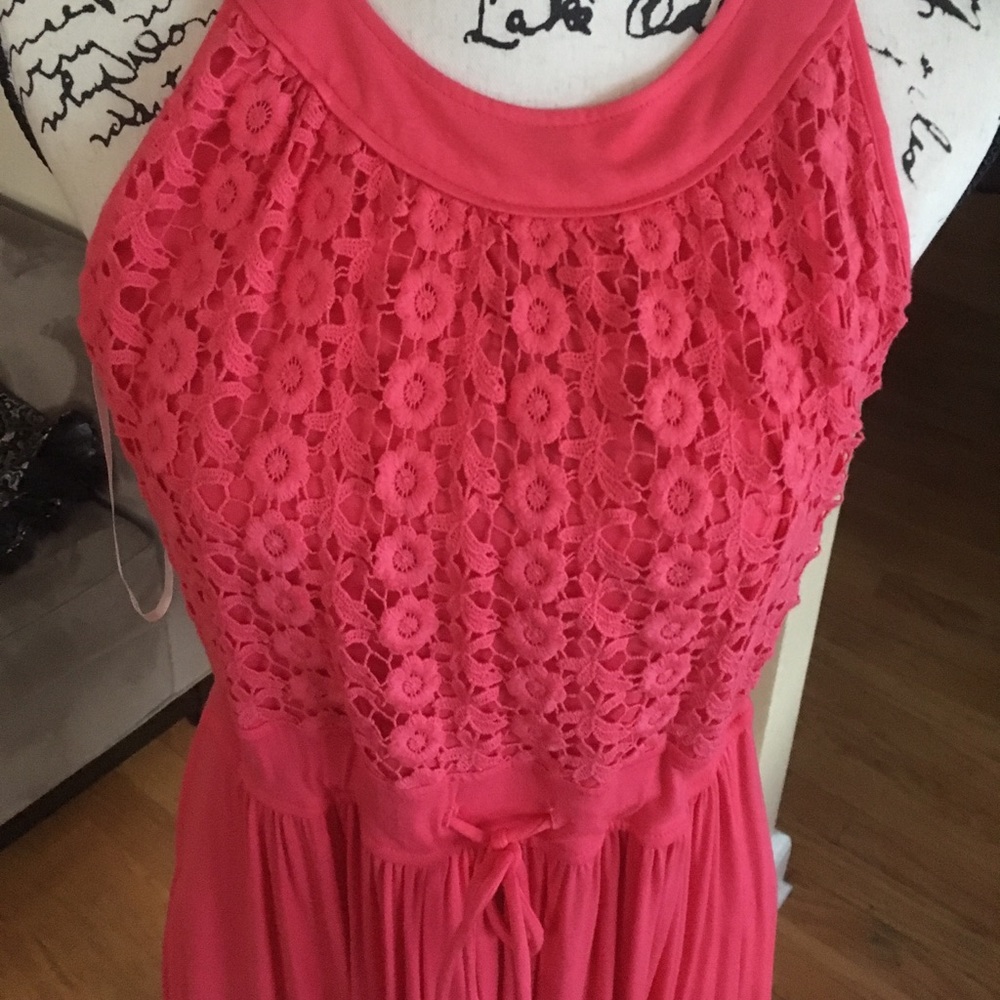 Cute summer light weight dress - Picture 2 of 6